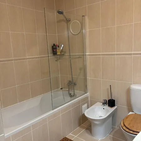 100 M 2 Bedrooms Algarve Sweet Apartment