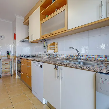 100 M 2 Bedrooms Algarve Sweet * Armacao de Pera