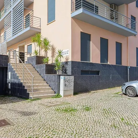 100 M 2 Bedrooms Algarve Sweet Апартаменты *