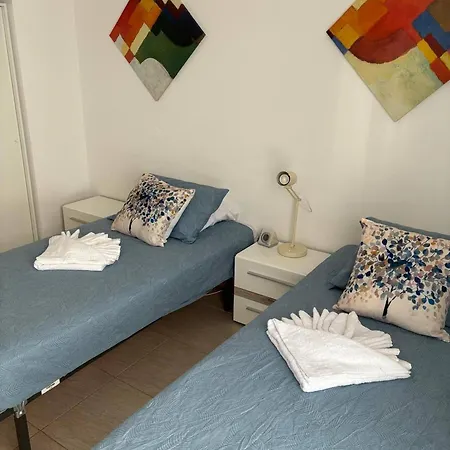 100 M 2 Bedrooms Algarve Sweet * Armacao de Pera